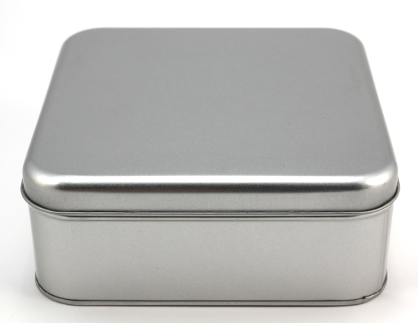 Plechová krabička stříbrná na cukroví  167x167x65mm